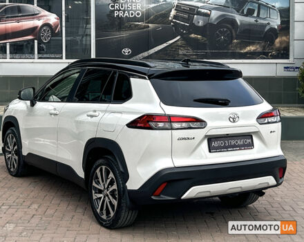 Белый Тойота Corolla Cross, объемом двигателя 2 л и пробегом 6 тыс. км за 35000 $, фото 7 на Automoto.ua
