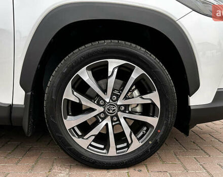 Белый Тойота Corolla Cross, объемом двигателя 1.99 л и пробегом 6 тыс. км за 34991 $, фото 8 на Automoto.ua