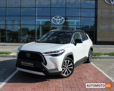 Белый Тойота Corolla Cross, объемом двигателя 2 л и пробегом 2 тыс. км за 38661 $, фото 2 на Automoto.ua