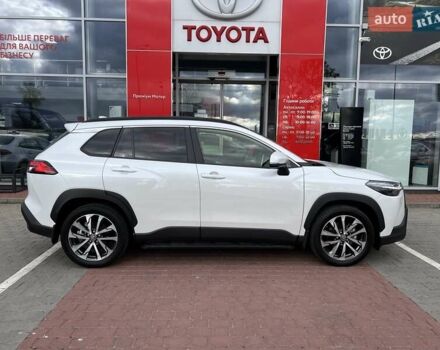Белый Тойота Corolla Cross, объемом двигателя 2 л и пробегом 3 тыс. км за 39037 $, фото 4 на Automoto.ua