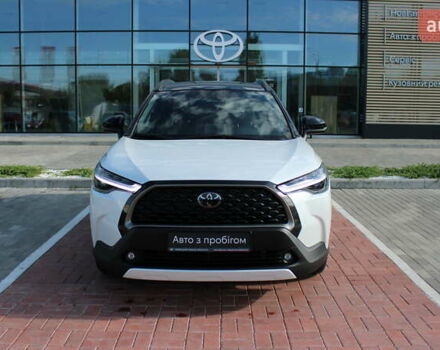 Белый Тойота Corolla Cross, объемом двигателя 2 л и пробегом 1 тыс. км за 38773 $, фото 1 на Automoto.ua