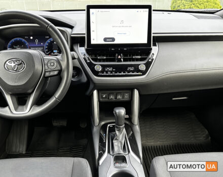 Белый Тойота Corolla Cross, объемом двигателя 2 л и пробегом 6 тыс. км за 35000 $, фото 8 на Automoto.ua