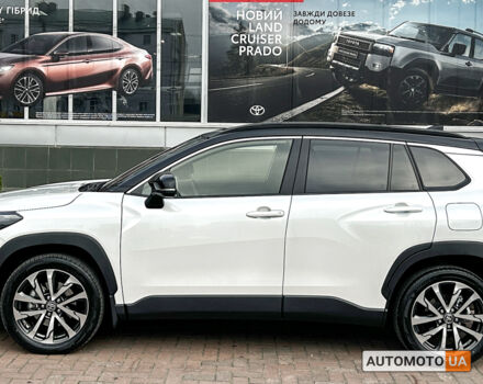 Белый Тойота Corolla Cross, объемом двигателя 2 л и пробегом 6 тыс. км за 35000 $, фото 4 на Automoto.ua