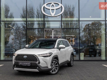 Белый Тойота Corolla Cross, объемом двигателя 2 л и пробегом 31 тыс. км за 35157 $, фото 1 на Automoto.ua