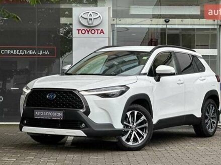 Тойота Corolla Cross 2023 в Ужгороде на Automoto.ua Белый Тойота Corolla Cross, объемом двигателя 2 л и пробегом 10 тыс. км за 34329 $, фото 1 на Automoto.ua