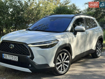 Тойота Corolla Cross 2023 у Києві на Automoto.ua Білий Тойота Corolla Cross, об'ємом двигуна 2 л та пробігом 70 тис. км за 33500 $, фото 1 на Automoto.ua