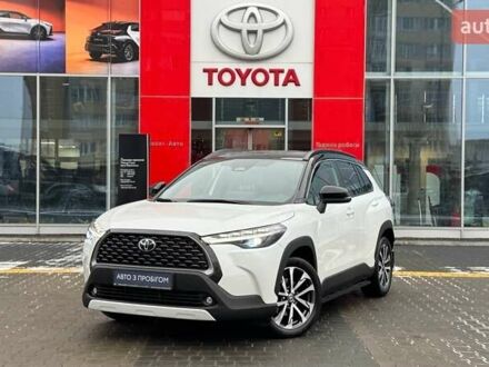Белый Тойота Corolla Cross, объемом двигателя 2 л и пробегом 3 тыс. км за 38450 $, фото 1 на Automoto.ua