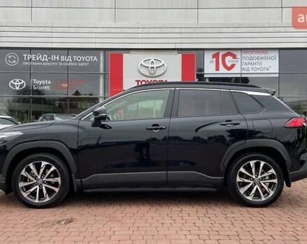Черный Тойота Corolla Cross, объемом двигателя 2 л и пробегом 22 тыс. км за 32800 $, фото 2 на Automoto.ua