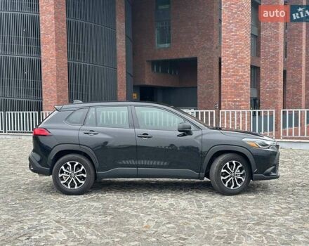 Черный Тойота Corolla Cross, объемом двигателя 2 л и пробегом 8 тыс. км за 29500 $, фото 4 на Automoto.ua