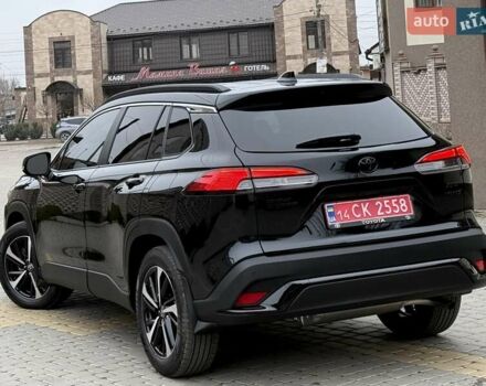 Чорний Тойота Corolla Cross, об'ємом двигуна 2 л та пробігом 5 тис. км за 29700 $, фото 2 на Automoto.ua