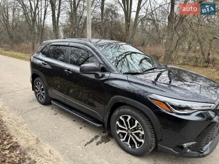 Черный Тойота Corolla Cross, объемом двигателя 2 л и пробегом 29 тыс. км за 31500 $, фото 1 на Automoto.ua