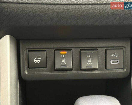 Красный Тойота Corolla Cross, объемом двигателя 2 л и пробегом 5 тыс. км за 38547 $, фото 22 на Automoto.ua