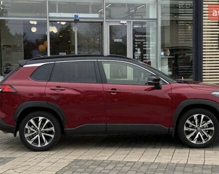 Красный Тойота Corolla Cross, объемом двигателя 2 л и пробегом 5 тыс. км за 38547 $, фото 4 на Automoto.ua