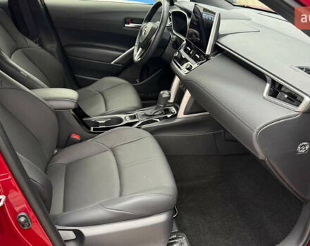 Красный Тойота Corolla Cross, объемом двигателя 2 л и пробегом 5 тыс. км за 38547 $, фото 25 на Automoto.ua