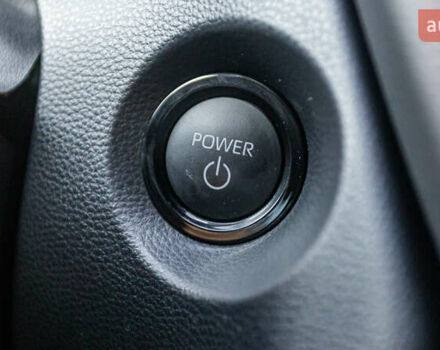 Красный Тойота Corolla Cross, объемом двигателя 2 л и пробегом 1 тыс. км за 38810 $, фото 29 на Automoto.ua