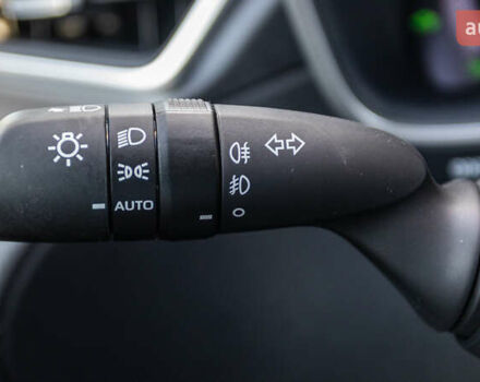 Красный Тойота Corolla Cross, объемом двигателя 2 л и пробегом 1 тыс. км за 38810 $, фото 25 на Automoto.ua