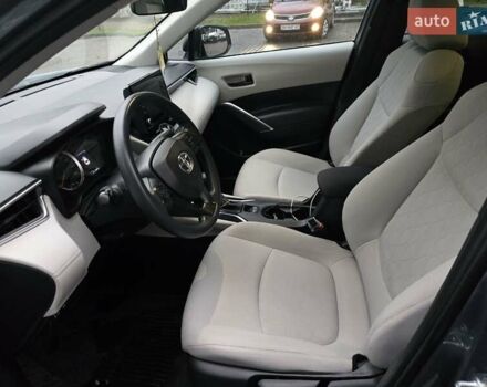 Серый Тойота Corolla Cross, объемом двигателя 2 л и пробегом 78 тыс. км за 23999 $, фото 20 на Automoto.ua