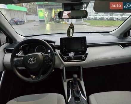 Серый Тойота Corolla Cross, объемом двигателя 2 л и пробегом 78 тыс. км за 23999 $, фото 29 на Automoto.ua