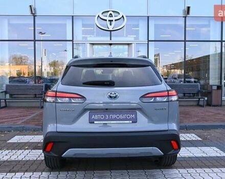 Серый Тойота Corolla Cross, объемом двигателя 2 л и пробегом 12 тыс. км за 31550 $, фото 3 на Automoto.ua