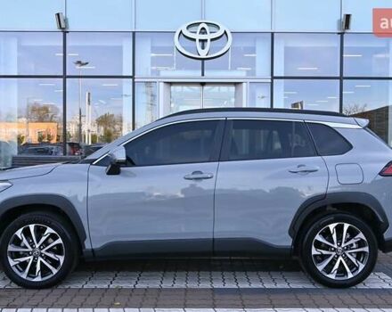 Серый Тойота Corolla Cross, объемом двигателя 2 л и пробегом 12 тыс. км за 31550 $, фото 2 на Automoto.ua
