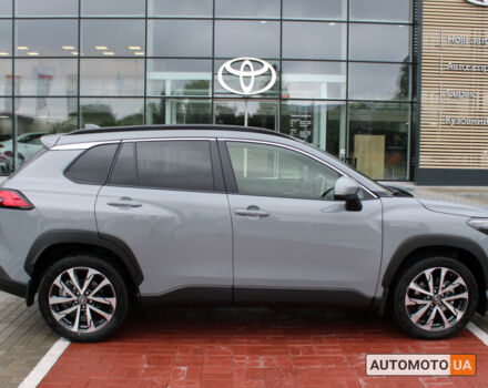 Серый Тойота Corolla Cross, объемом двигателя 2 л и пробегом 177 тыс. км за 1720000 $, фото 4 на Automoto.ua