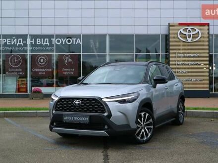 Тойота Corolla Cross 2024 в Киеве на Automoto.ua Серый Тойота Corolla Cross, объемом двигателя 2 л и пробегом 1 тыс. км за 38330 $, фото 1 на Automoto.ua