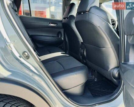 Зеленый Тойота Corolla Cross, объемом двигателя 2 л и пробегом 19 тыс. км за 36437 $, фото 6 на Automoto.ua