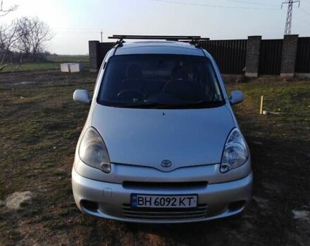 Сірий Тойота Funcargo, об'ємом двигуна 1.3 л та пробігом 258 тис. км за 3000 $, фото 1 на Automoto.ua