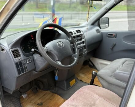 Белый Тойота Grand Hiace, объемом двигателя 2.5 л и пробегом 412 тыс. км за 4499 $, фото 6 на Automoto.ua