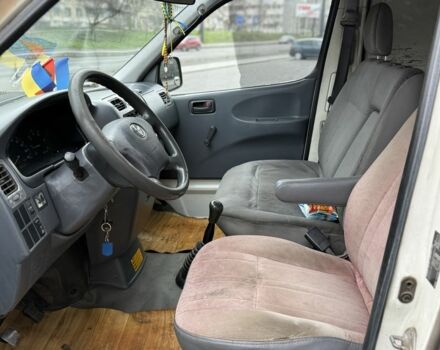 Белый Тойота Grand Hiace, объемом двигателя 2.5 л и пробегом 412 тыс. км за 4499 $, фото 9 на Automoto.ua