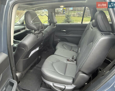 Сірий Тойота Grand Highlander, об'ємом двигуна 2.5 л та пробігом 33 тис. км за 69500 $, фото 19 на Automoto.ua