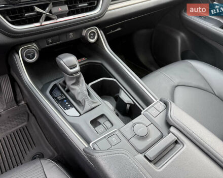 Сірий Тойота Grand Highlander, об'ємом двигуна 2.5 л та пробігом 33 тис. км за 69500 $, фото 17 на Automoto.ua