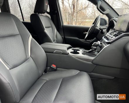 Белый Тойота Land Cruiser 300, объемом двигателя 3.4 л и пробегом 4 тыс. км за 86861 $, фото 9 на Automoto.ua