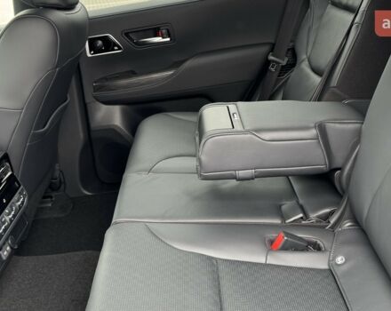 Тойота Land Cruiser 300 2025 у Житомирі на Automoto.ua Тойота Land Cruiser 300, об'ємом двигуна 3.3 л та пробігом 0 тис. км за 96413 $, фото 35 на Automoto.ua