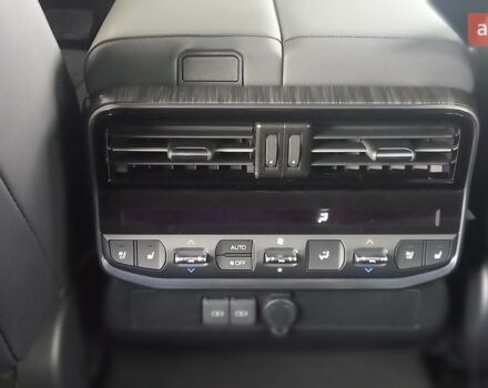 Тойота Land Cruiser 300 2025 в Киеве на Automoto.ua Тойота Land Cruiser 300, объемом двигателя 3.3 л и пробегом 0 тыс. км за 96925 $, фото 49 на Automoto.ua