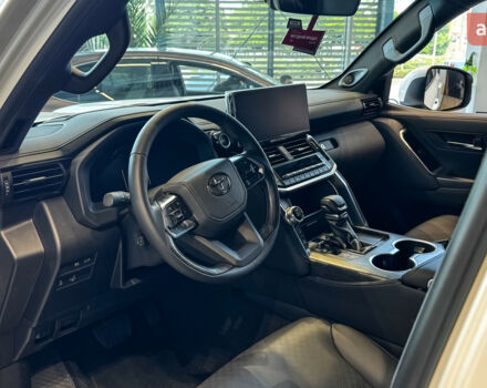 Тойота Land Cruiser 300, объемом двигателя 3.45 л и пробегом 0 тыс. км за 96805 $, фото 7 на Automoto.ua