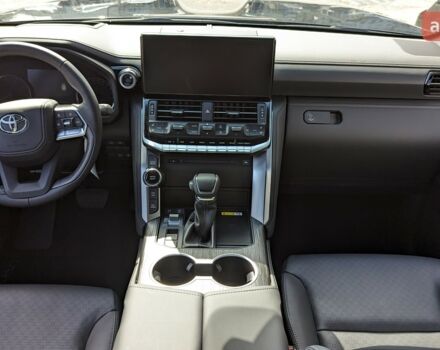 Тойота Land Cruiser 300, объемом двигателя 3.3 л и пробегом 0 тыс. км за 92824 $, фото 13 на Automoto.ua