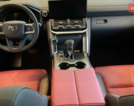 Тойота Land Cruiser 300, об'ємом двигуна 3.3 л та пробігом 0 тис. км за 91144 $, фото 8 на Automoto.ua