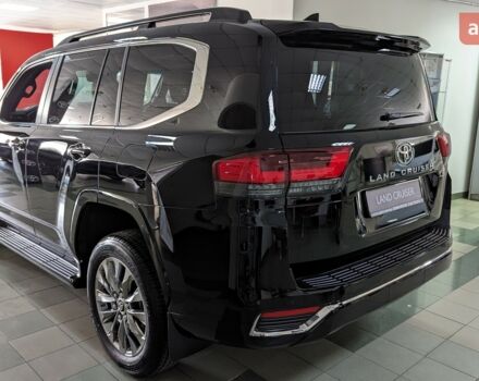Тойота Land Cruiser 300, объемом двигателя 3.3 л и пробегом 0 тыс. км за 92824 $, фото 2 на Automoto.ua