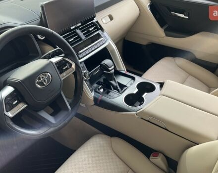 Тойота Land Cruiser 300, объемом двигателя 3.3 л и пробегом 0 тыс. км за 93215 $, фото 6 на Automoto.ua