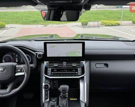 Тойота Land Cruiser 300 2025 у Житомирі на Automoto.ua Тойота Land Cruiser 300, об'ємом двигуна 3.3 л та пробігом 0 тис. км за 96413 $, фото 38 на Automoto.ua