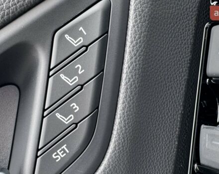 Тойота Land Cruiser 300 2025 у Житомирі на Automoto.ua Тойота Land Cruiser 300, об'ємом двигуна 3.3 л та пробігом 0 тис. км за 96413 $, фото 16 на Automoto.ua