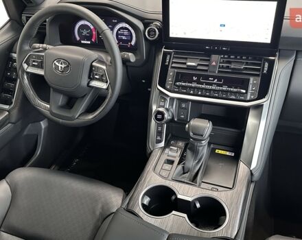 Тойота Land Cruiser 300, объемом двигателя 3.3 л и пробегом 0 тыс. км за 96948 $, фото 12 на Automoto.ua