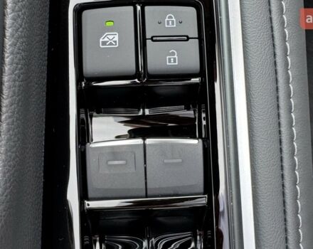 Тойота Land Cruiser 300 2025 у Житомирі на Automoto.ua Тойота Land Cruiser 300, об'ємом двигуна 3.3 л та пробігом 0 тис. км за 96413 $, фото 17 на Automoto.ua