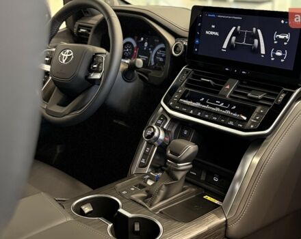 Тойота Land Cruiser 300, об'ємом двигуна 3.3 л та пробігом 0 тис. км за 100554 $, фото 12 на Automoto.ua
