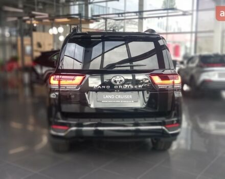 Тойота Land Cruiser 300 2025 в Киеве на Automoto.ua Тойота Land Cruiser 300, объемом двигателя 3.3 л и пробегом 0 тыс. км за 96925 $, фото 15 на Automoto.ua