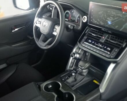 Тойота Land Cruiser 300 2025 в Киеве на Automoto.ua Тойота Land Cruiser 300, объемом двигателя 3.3 л и пробегом 0 тыс. км за 96925 $, фото 30 на Automoto.ua