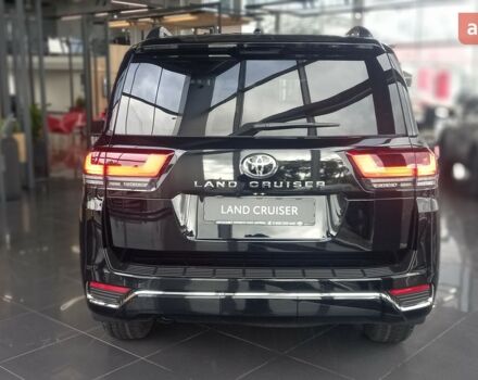 Тойота Land Cruiser 300 2025 в Киеве на Automoto.ua Тойота Land Cruiser 300, объемом двигателя 3.3 л и пробегом 0 тыс. км за 96925 $, фото 9 на Automoto.ua