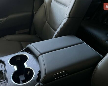 Тойота Land Cruiser 300, об'ємом двигуна 3.3 л та пробігом 0 тис. км за 96344 $, фото 36 на Automoto.ua