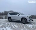 Серый Тойота Land Cruiser 300, объемом двигателя 3.5 л и пробегом 31 тыс. км за 89999 $, фото 13 на Automoto.ua